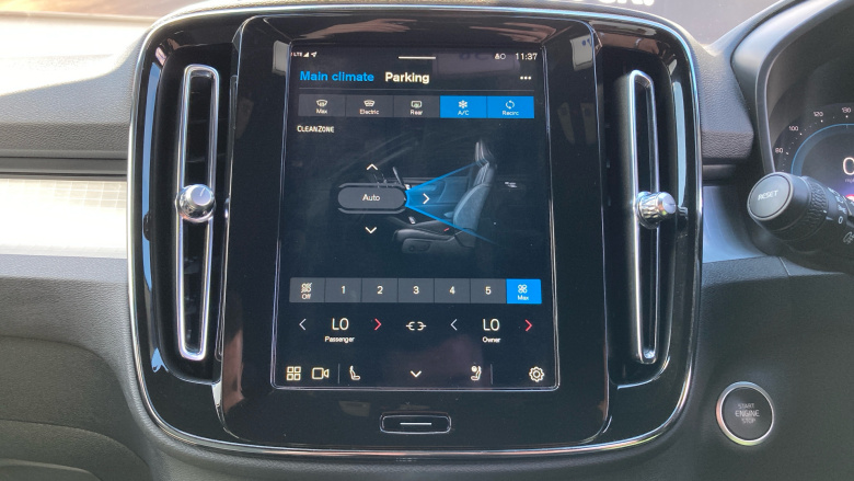 Volvo XC40 2.0 B4P Plus Dark 5dr Auto Petrol Estate